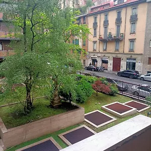 https://egadi-house.it-lombardy.com